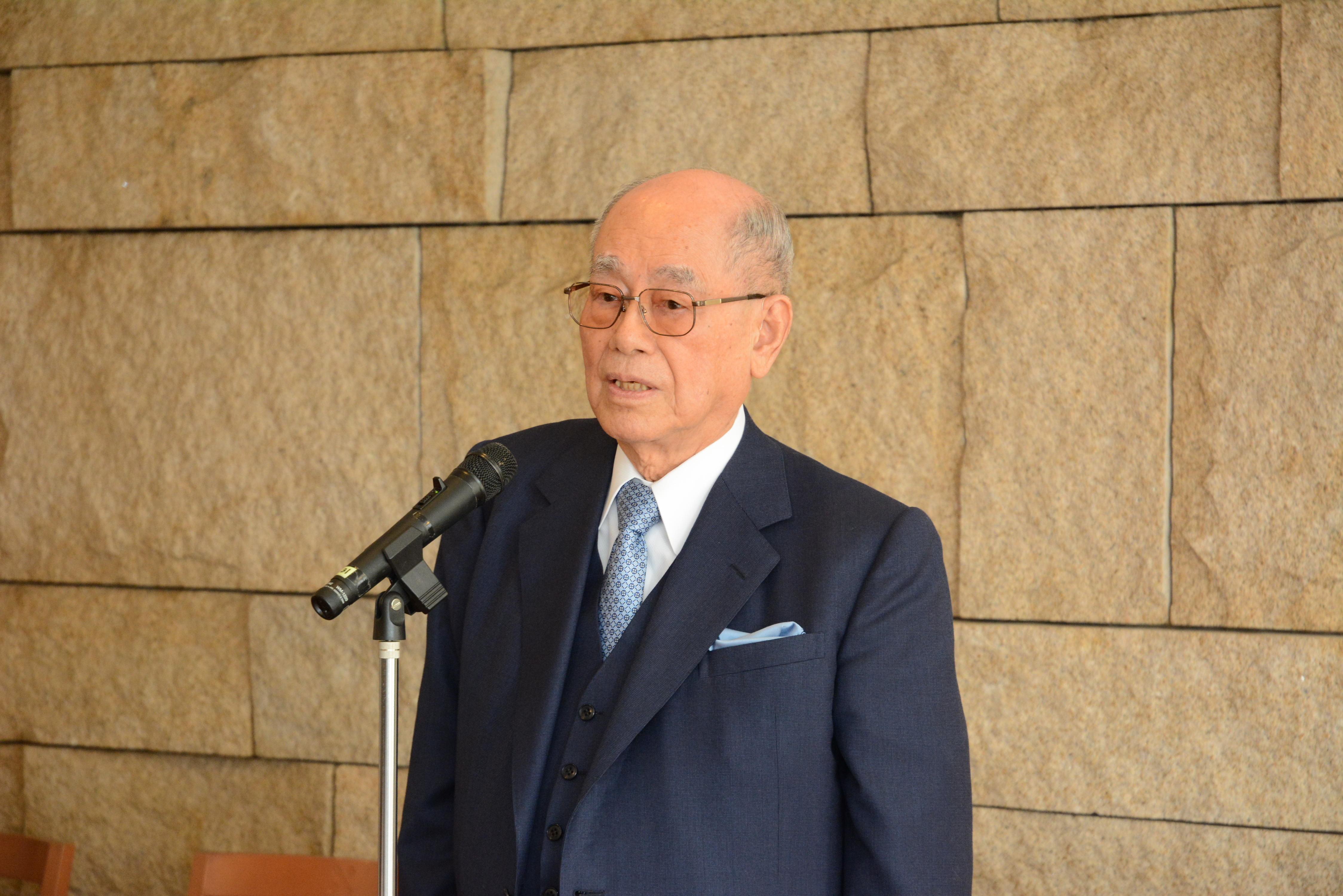 藤原有三氏